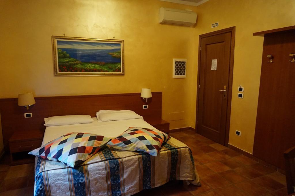 Hotel Maryelen Rome Room photo